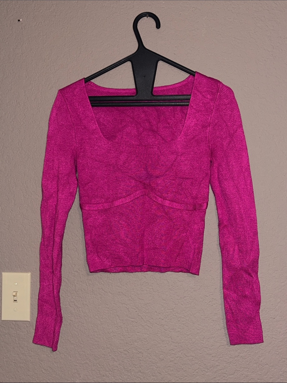 💕 Abercrombie & Fitch Pink Long Sleeve Cropped Top — Size S
